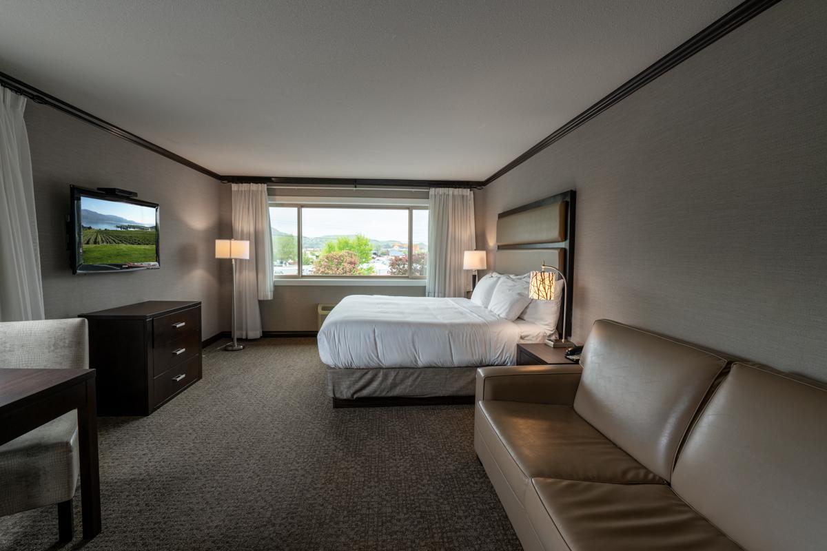 Prestige Vernon Hotel Exterior photo