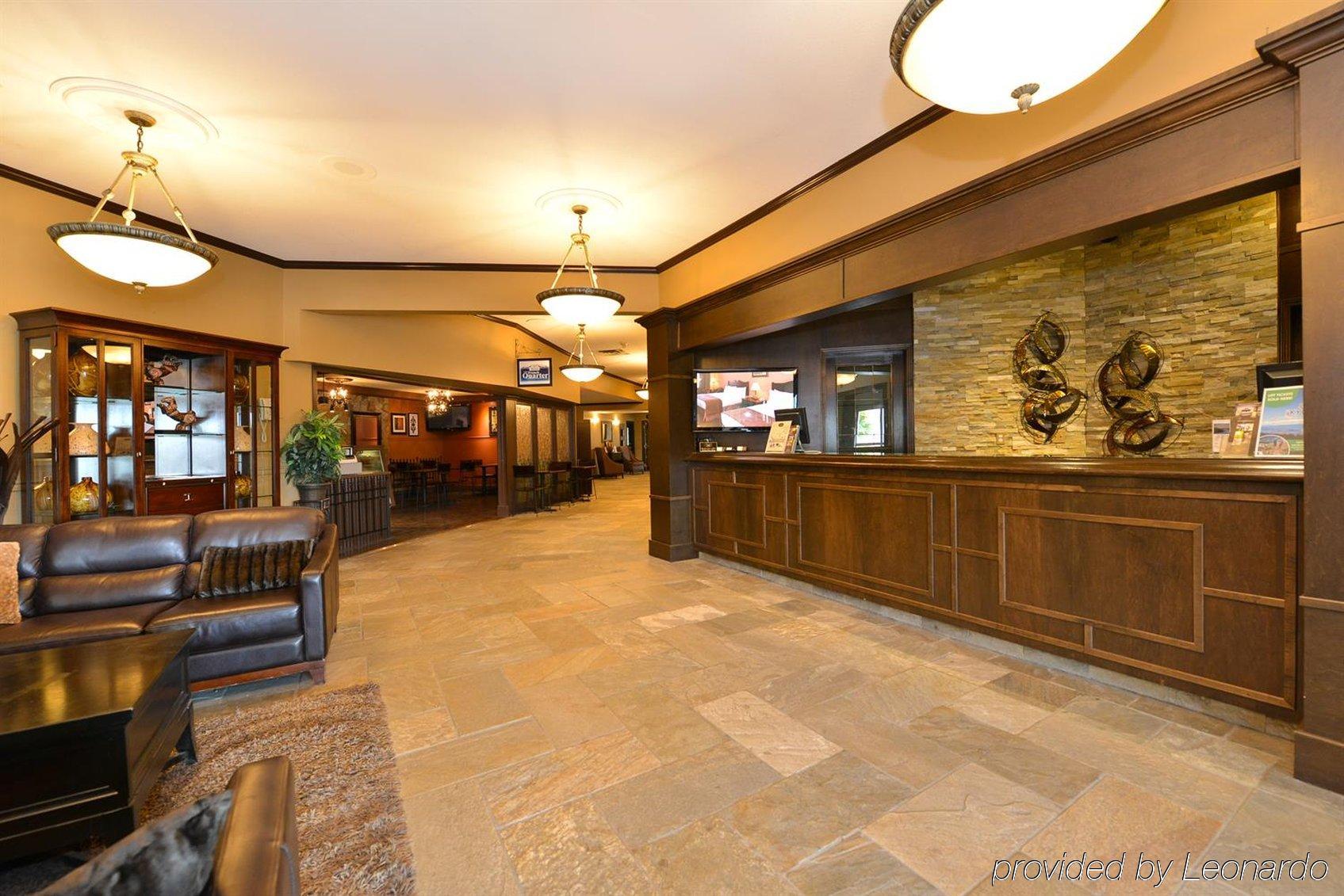 Prestige Vernon Hotel Exterior photo