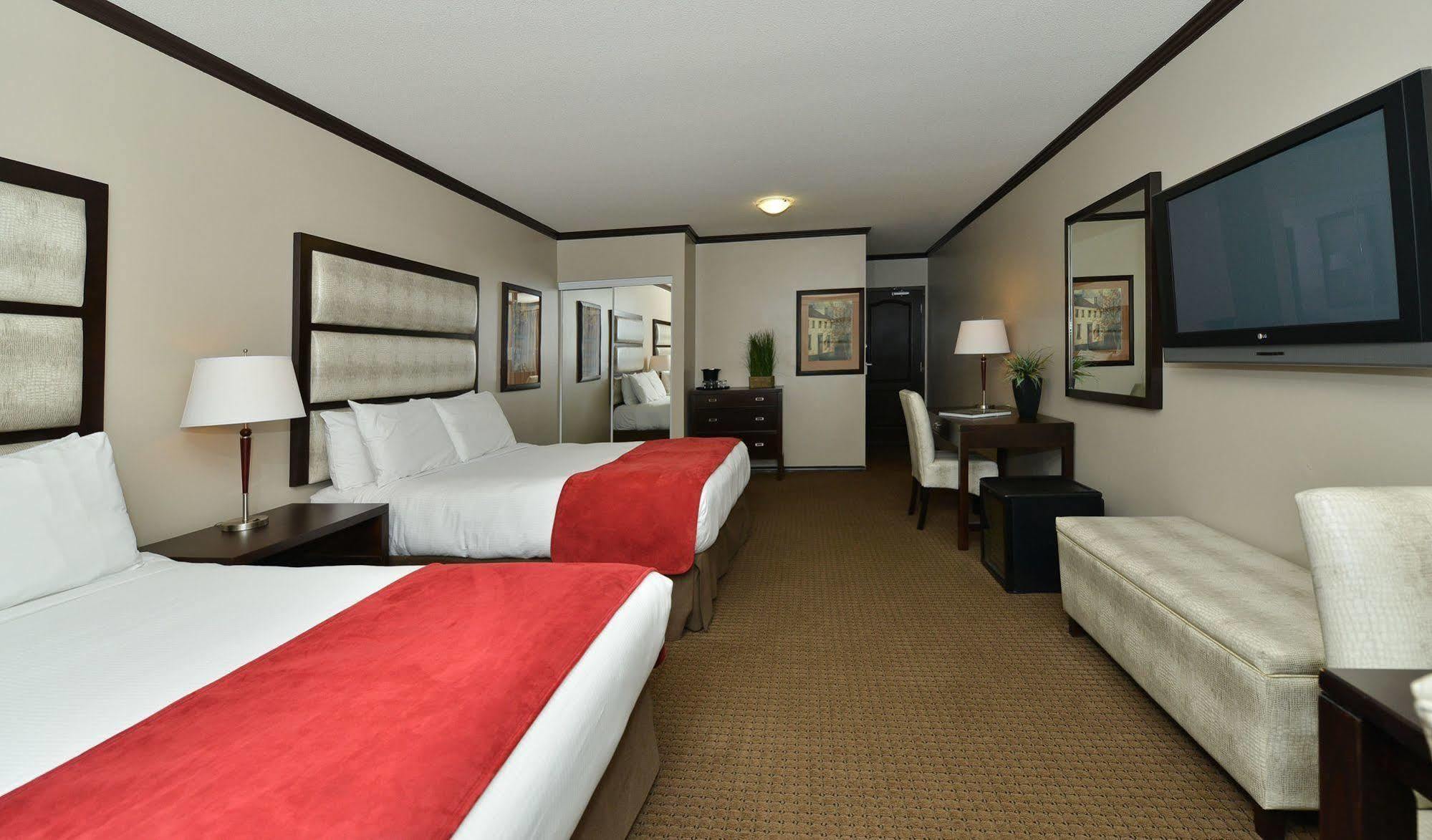 Prestige Vernon Hotel Exterior photo